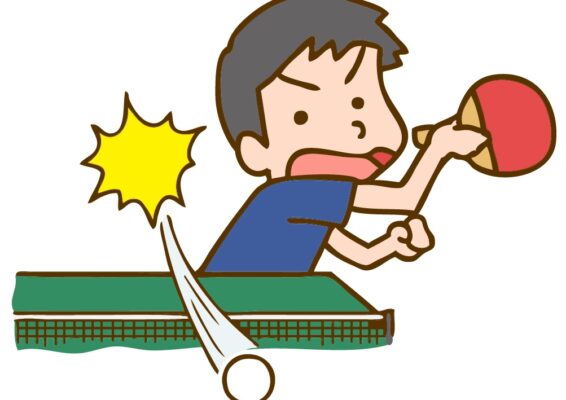 スマッシュを打つ男子卓球選手